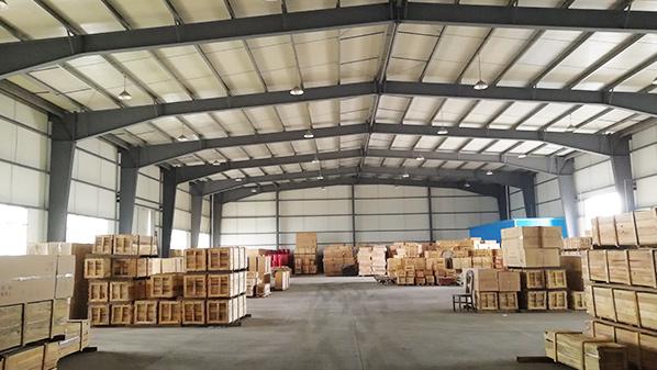 倉庫全景